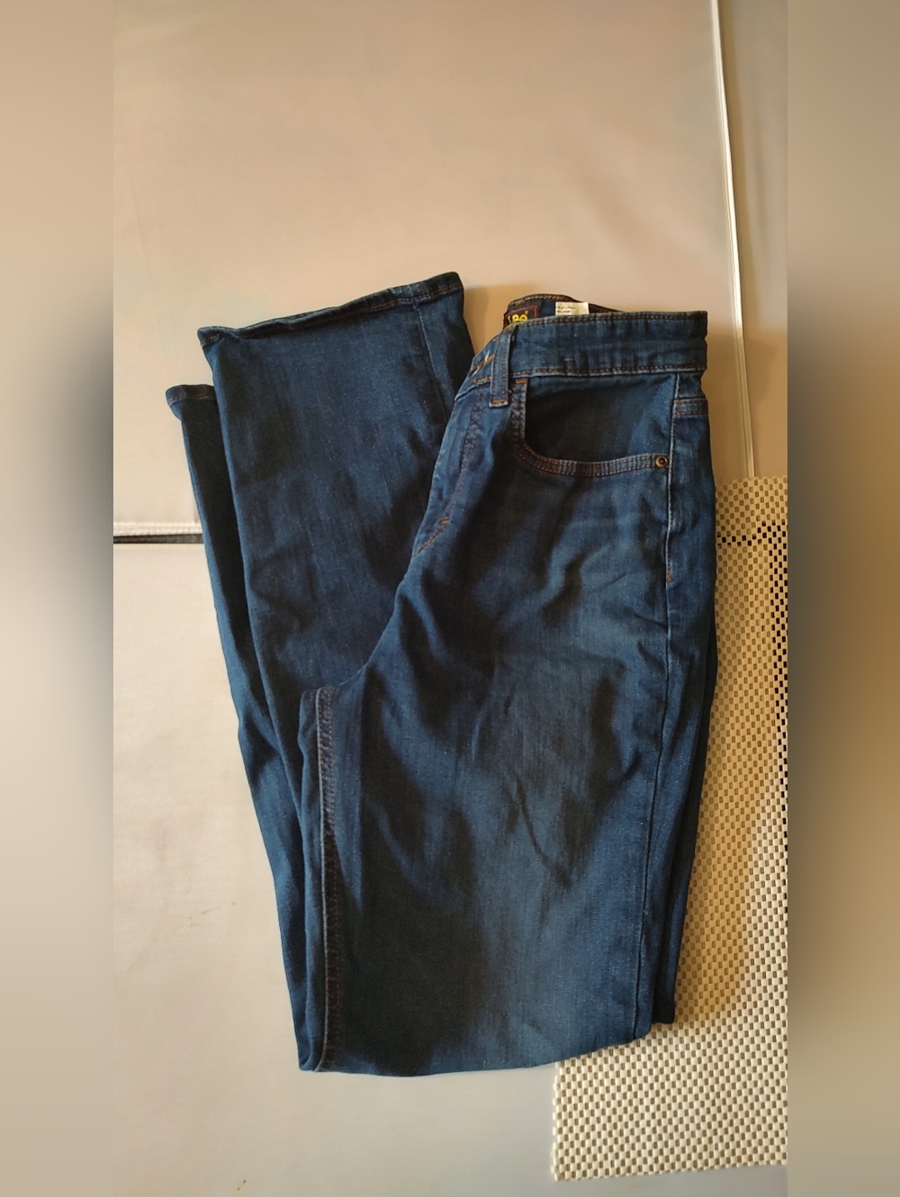 Lee Women's Size 4M Heritage Dark Wash Bootcut Jeans Gently Used